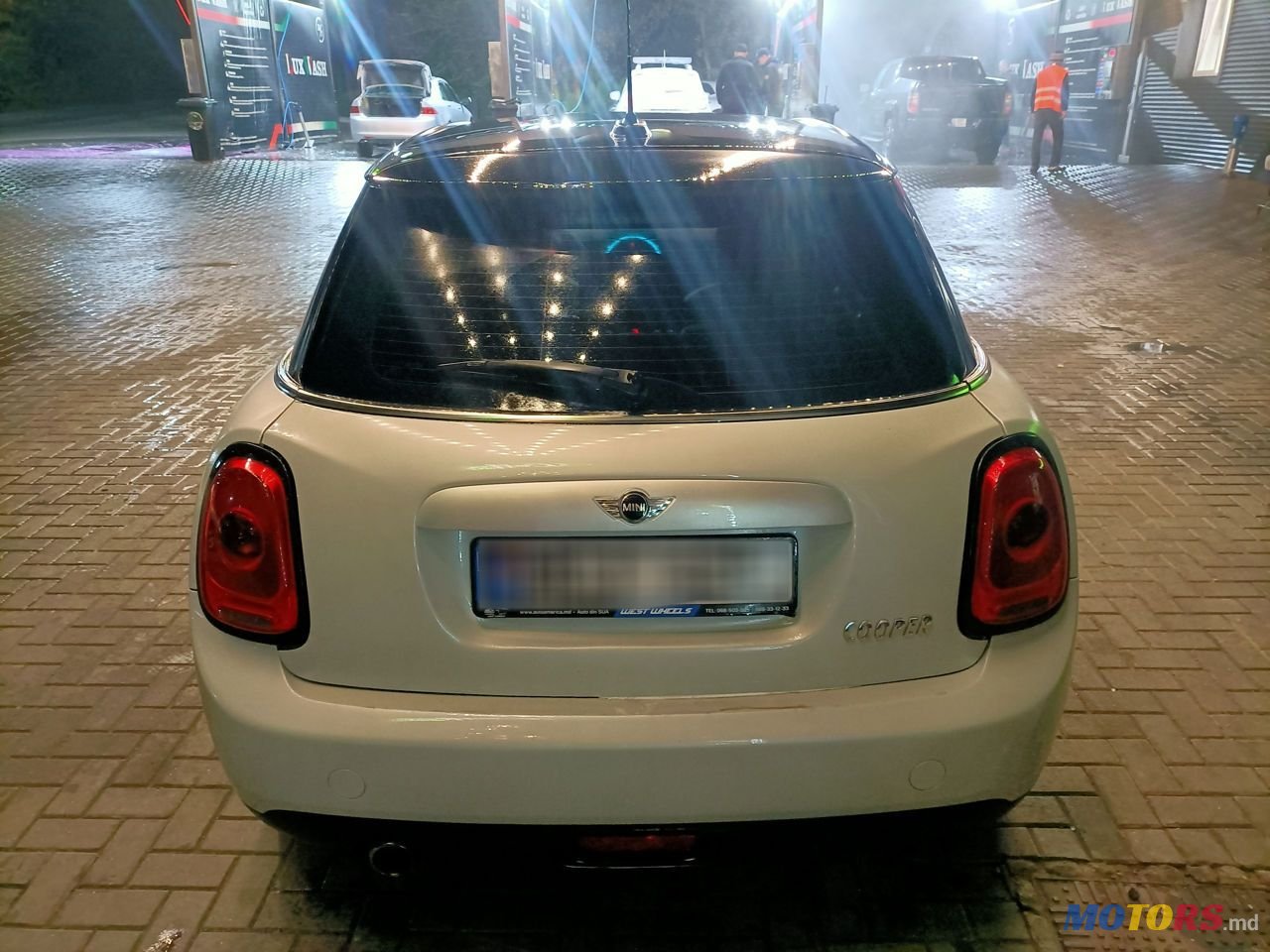 2015' MINI Cooper photo #6