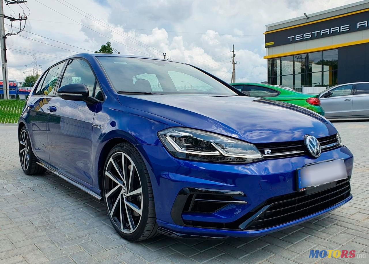 2018' Volkswagen Golf photo #2
