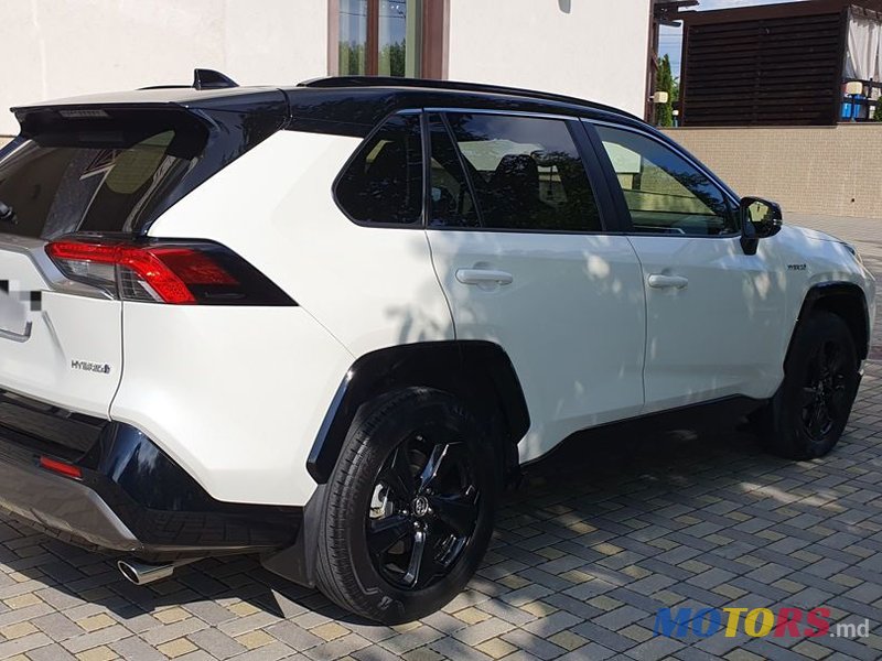 2019' Toyota RAV4 photo #5