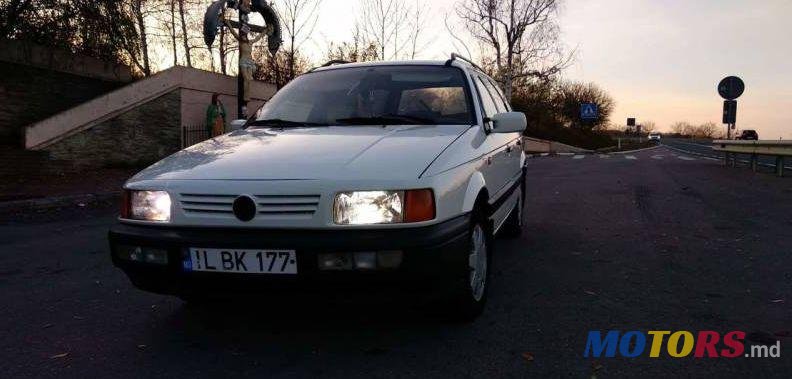 1993' Volkswagen Passat photo #1
