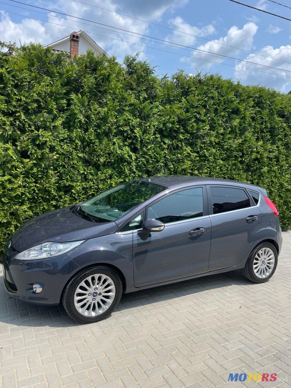 2011' Ford Fiesta photo #1