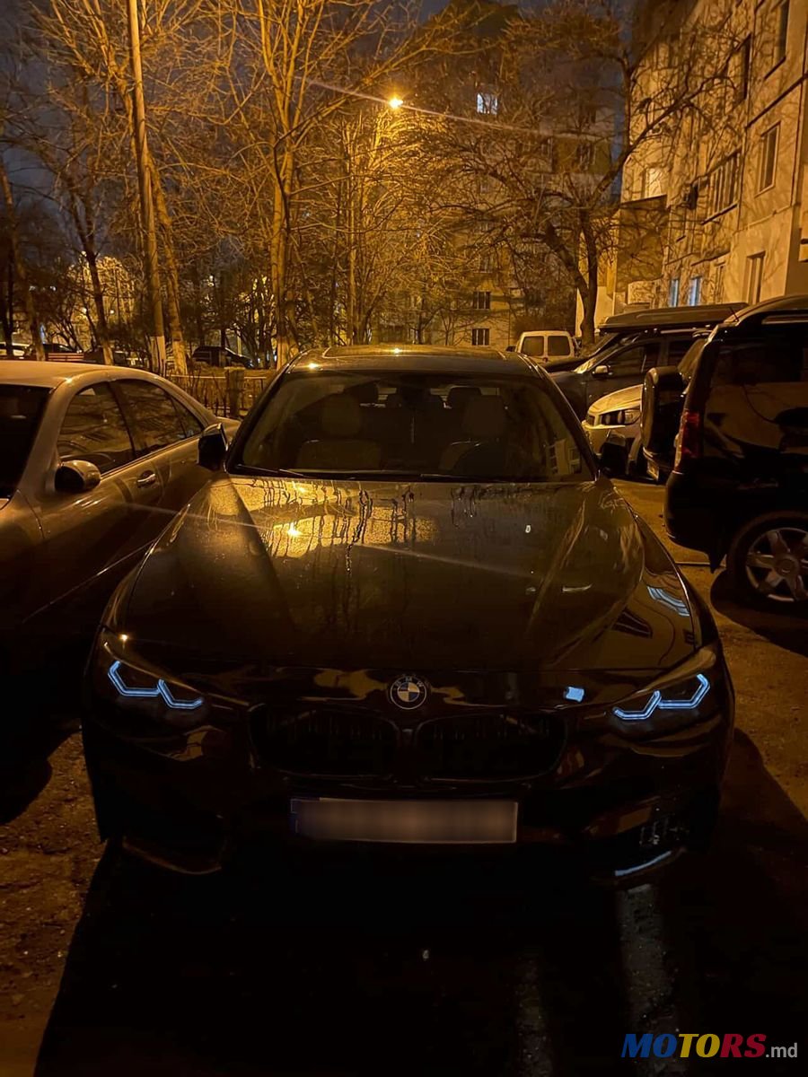 2013' BMW 3 Series photo #4