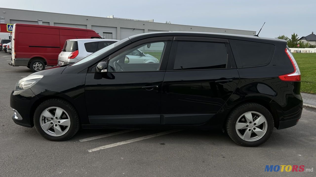 2013' Renault Grand Scenic photo #4