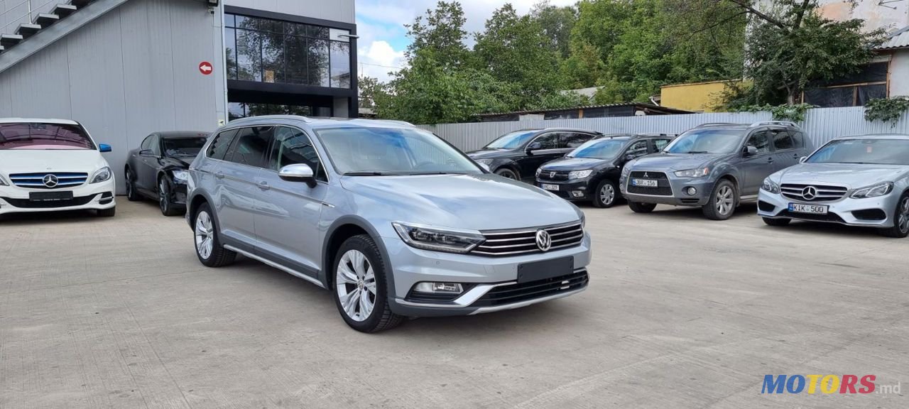 2018' Volkswagen Passat photo #1