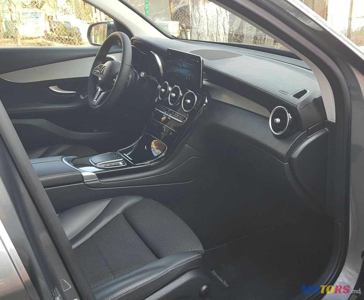 2021' Mercedes-Benz GLC photo #6