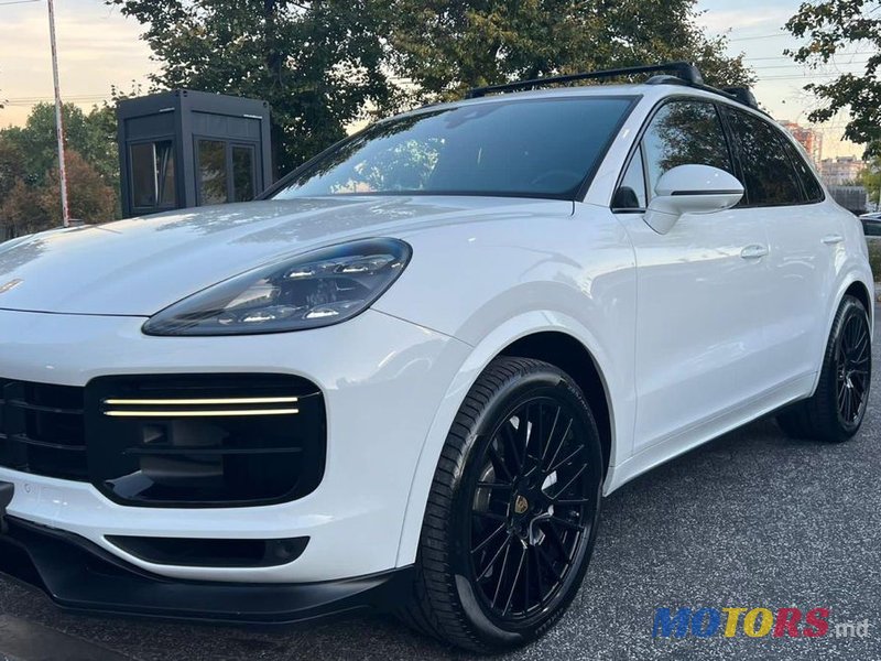 2018' Porsche Cayenne photo #2