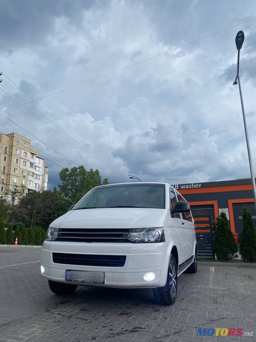 2014' Volkswagen Transporter photo #3