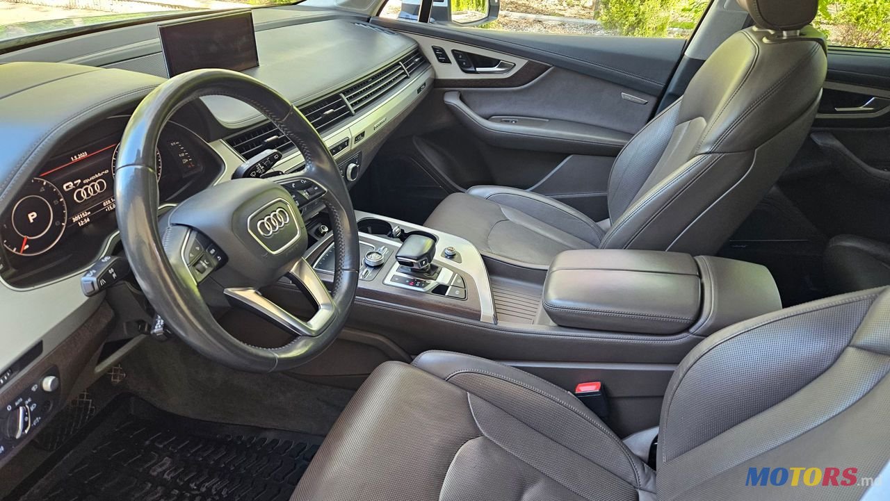 2015' Audi Q7 photo #4