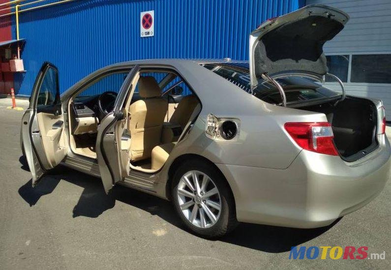 2013' Toyota Camry photo #4