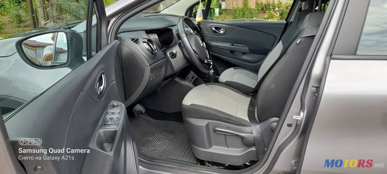 2015' Renault Captur photo #2