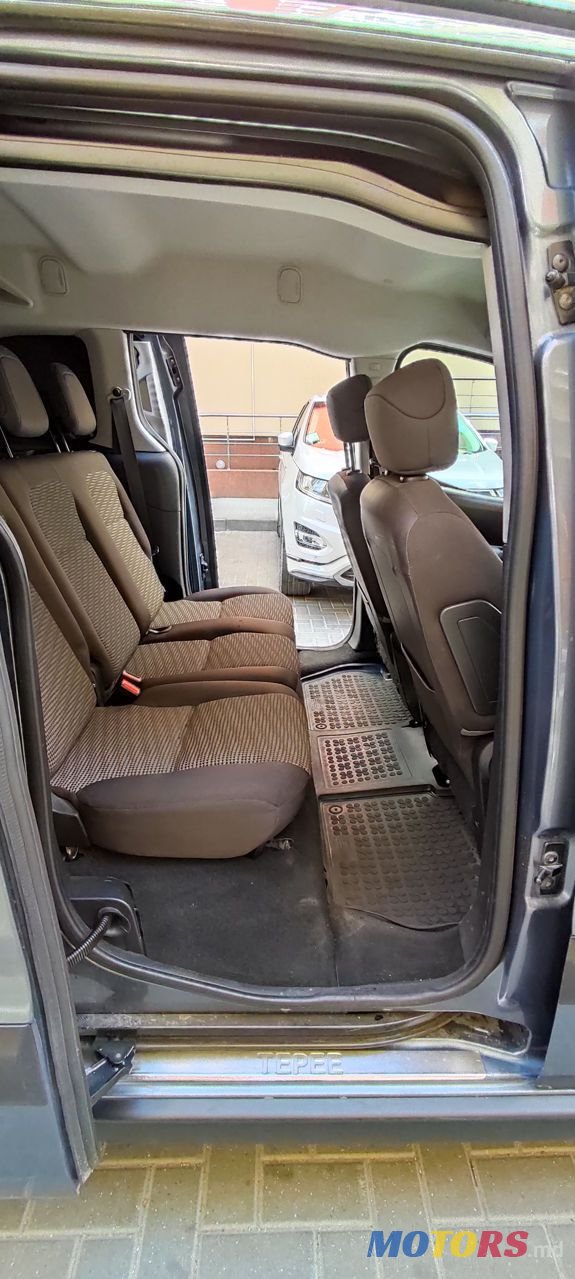 2013' Peugeot Partner photo #6