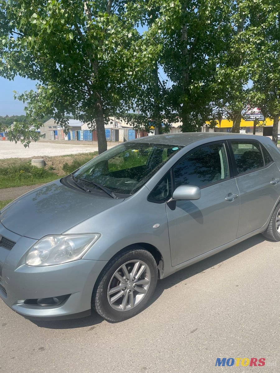 2008' Toyota Auris photo #2