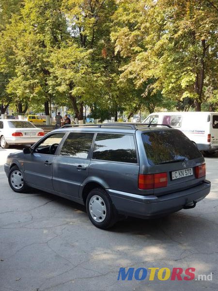 1995' Volkswagen Passat photo #2