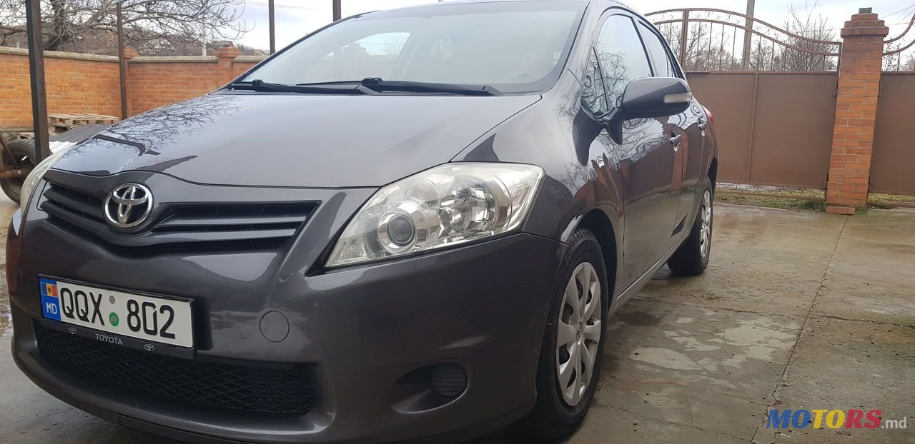 2010' Toyota Auris photo #1