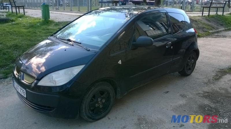 2005' Mitsubishi Colt photo #1