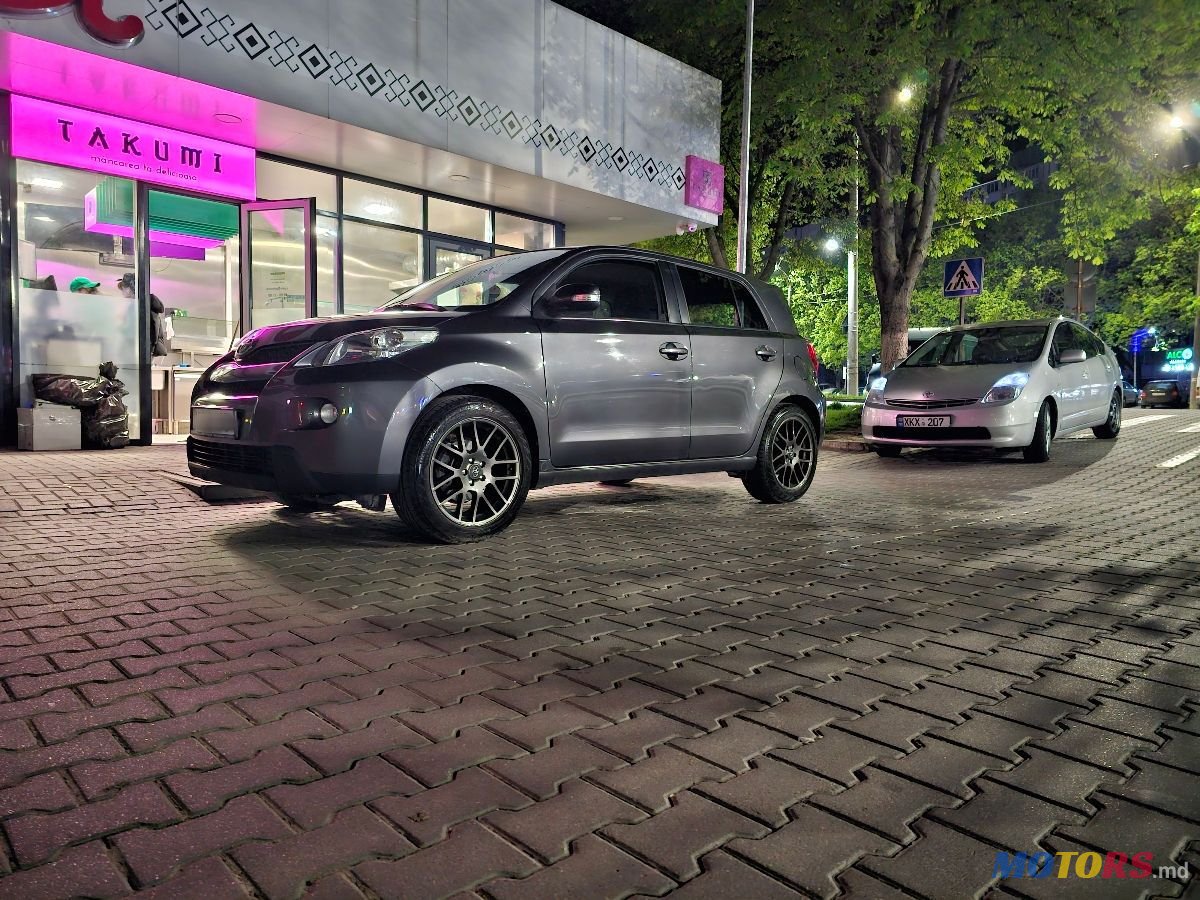 2011' Toyota Urban Cruiser photo #2