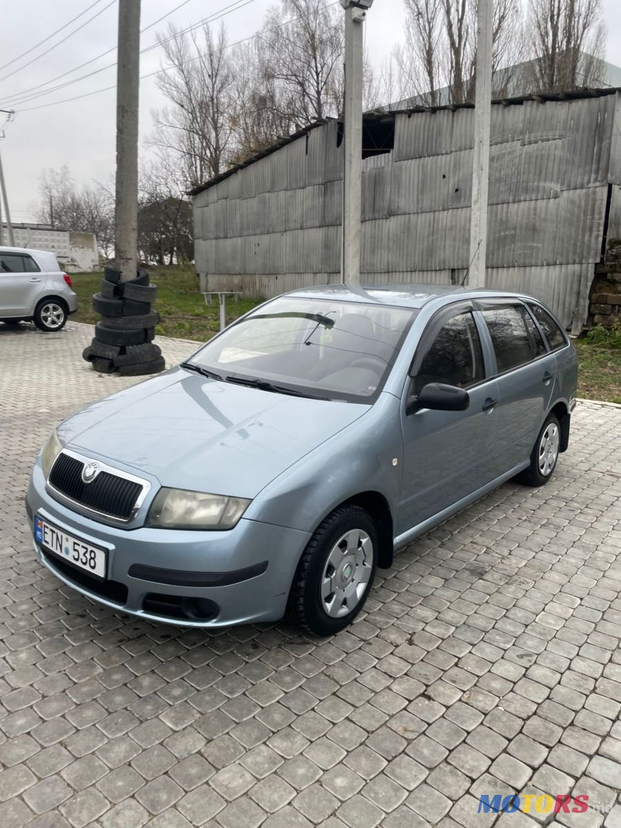 2002' Skoda Fabia photo #1