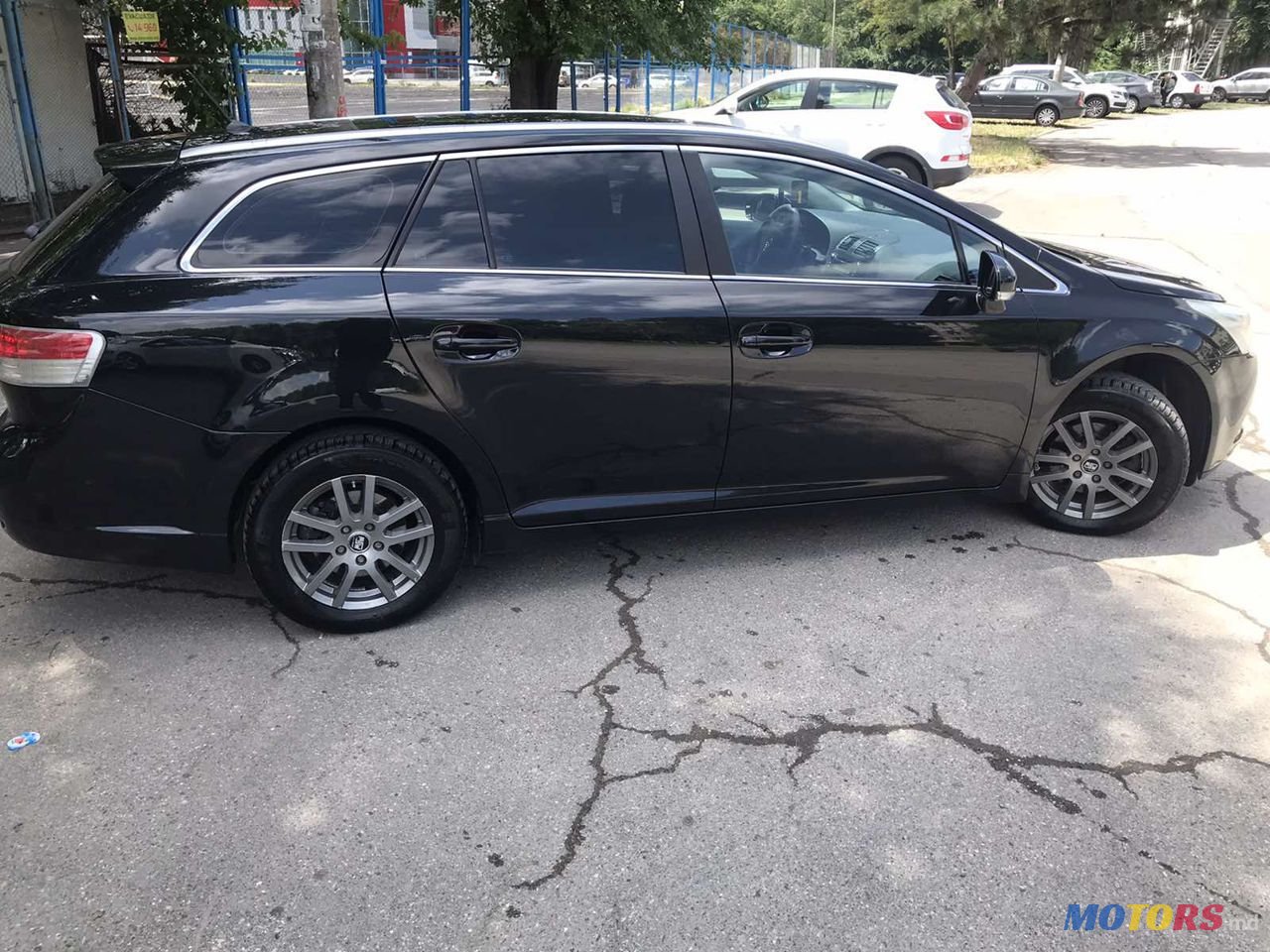 2010' Toyota Avensis photo #1