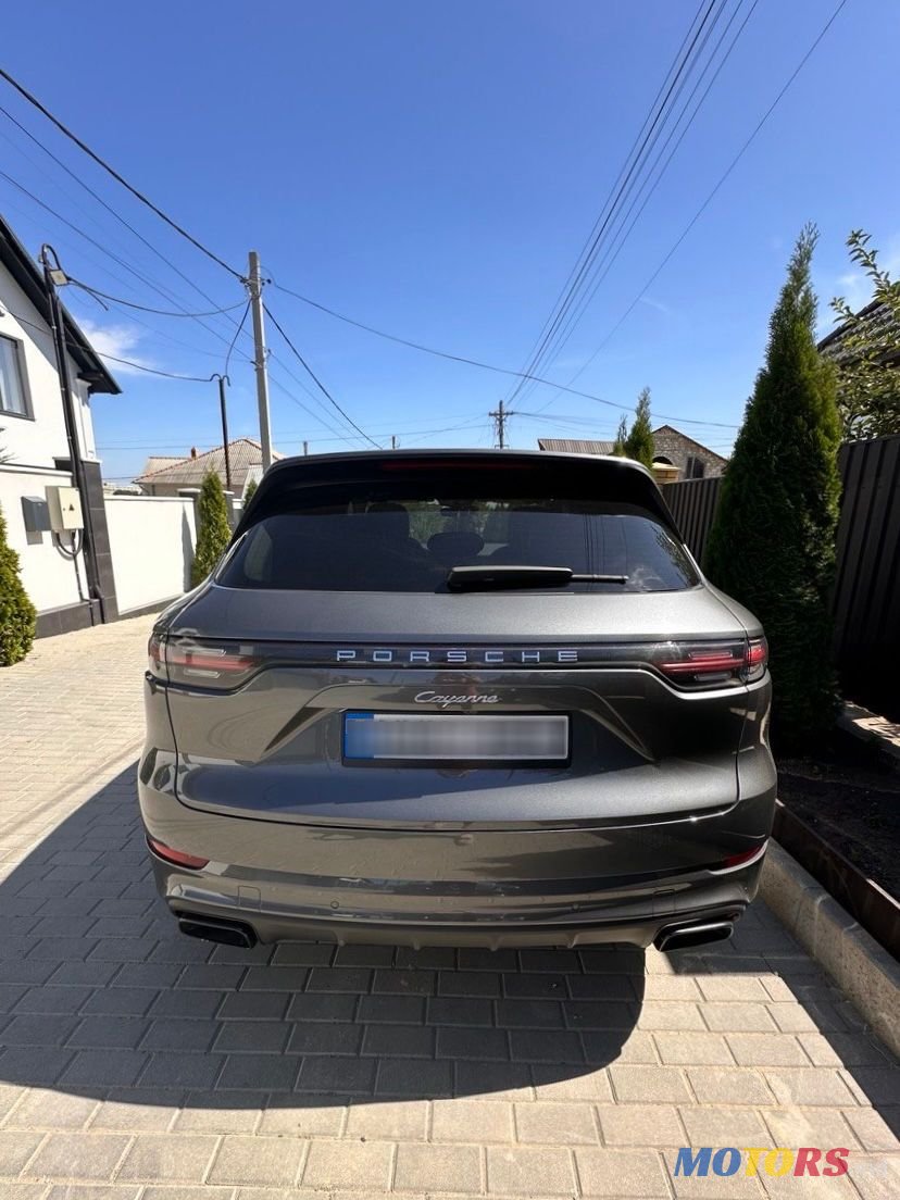 2020' Porsche Cayenne photo #5