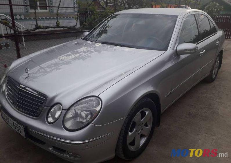 2004' Mercedes-Benz E photo #1