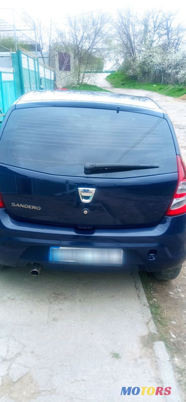 2012' Dacia Sandero photo #2