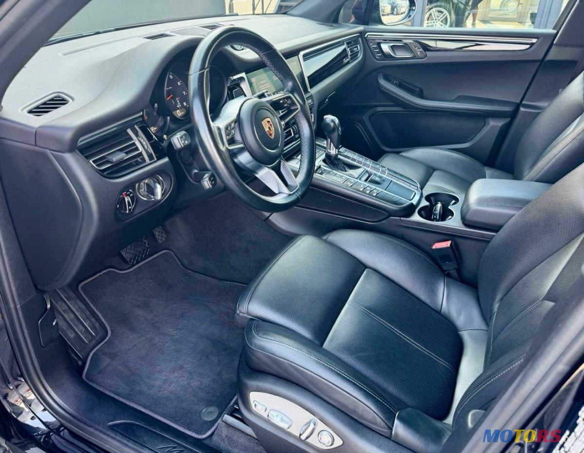 2019' Porsche Macan photo #6