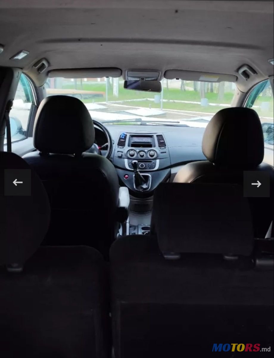 2008' Mitsubishi Grandis photo #5