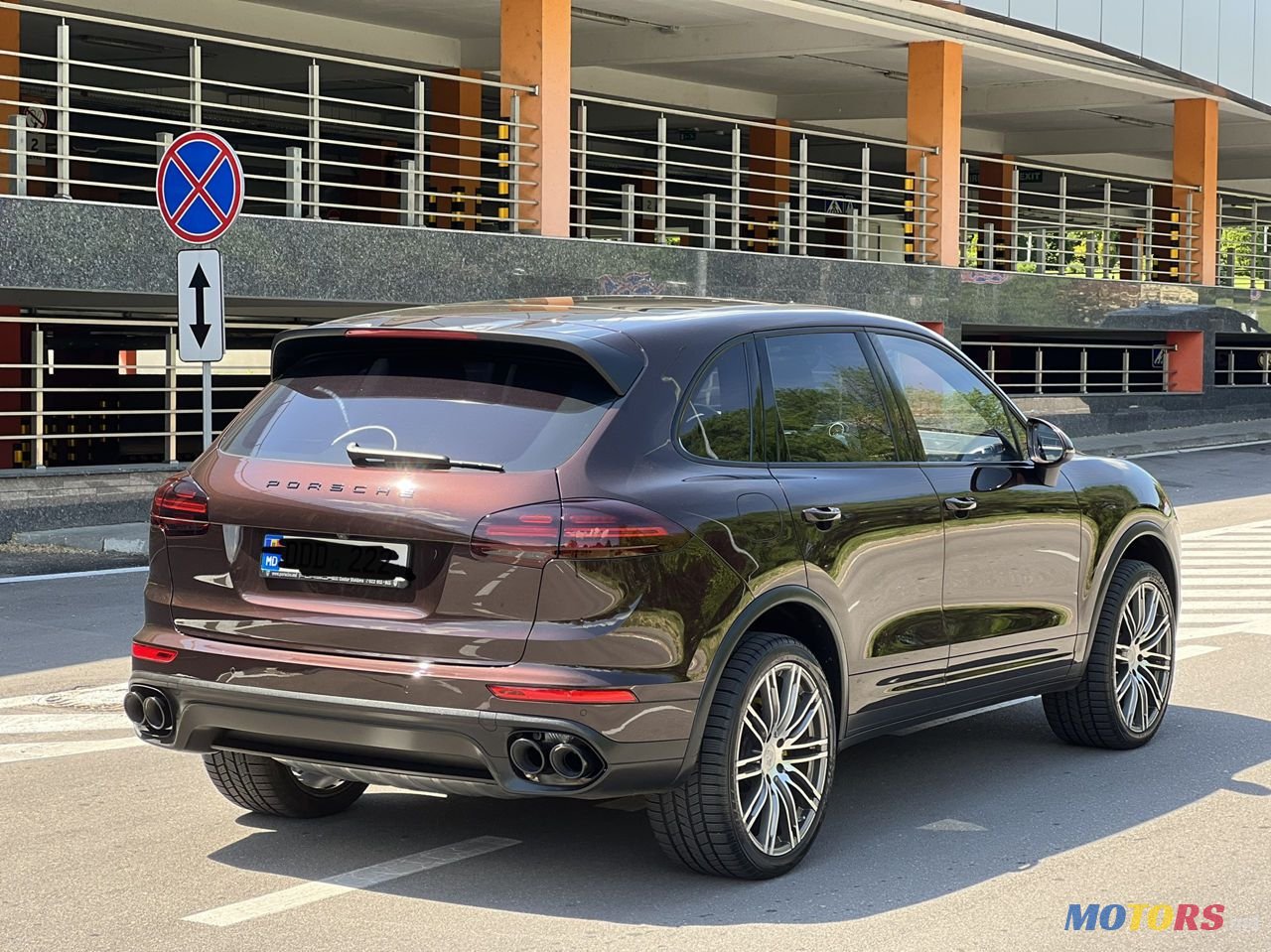 2016' Porsche Cayenne photo #5