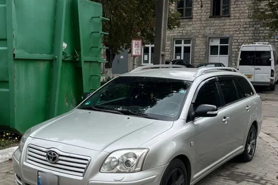 2005' Toyota Avensis