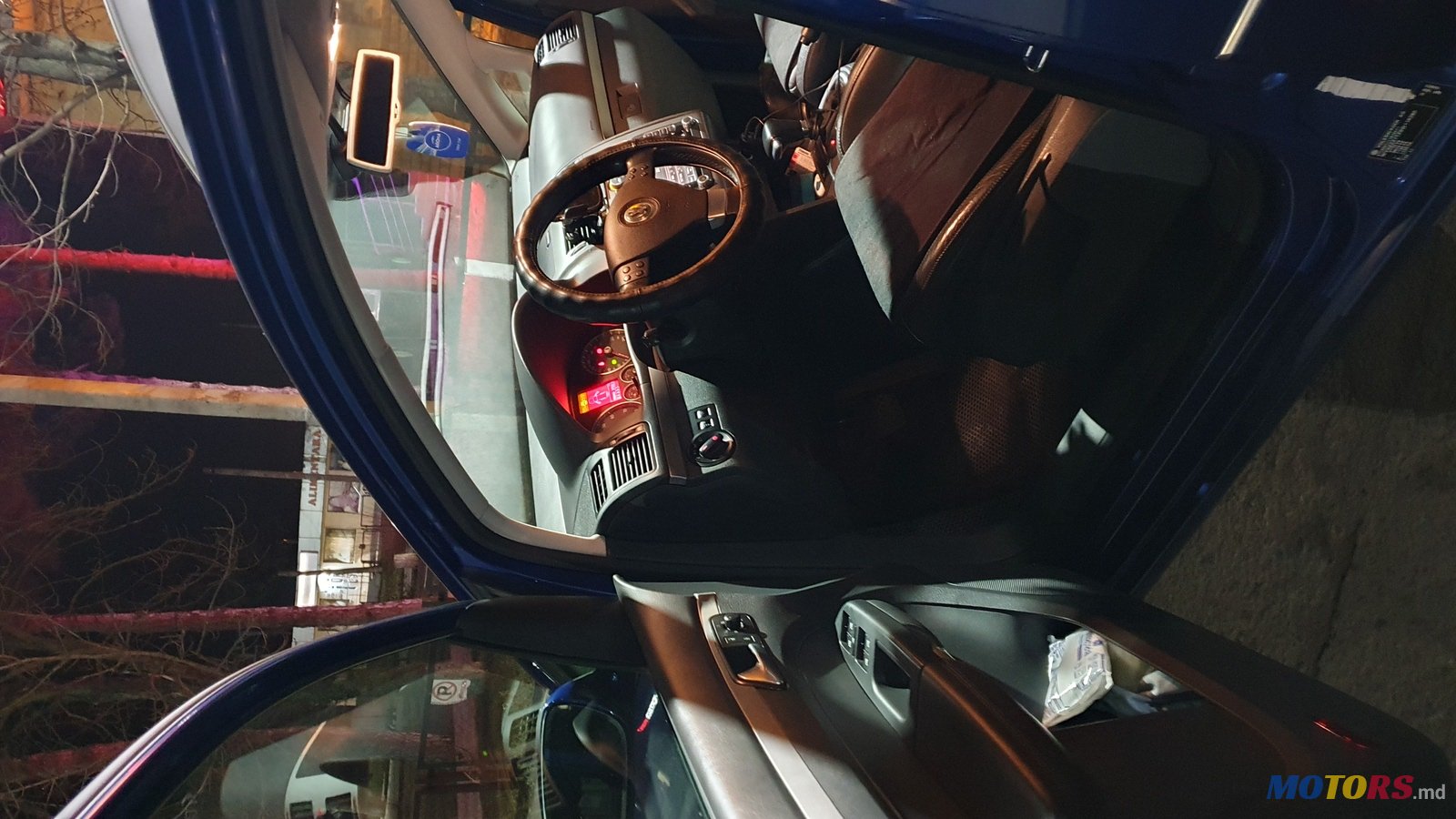 2009' Volkswagen Touran photo #6