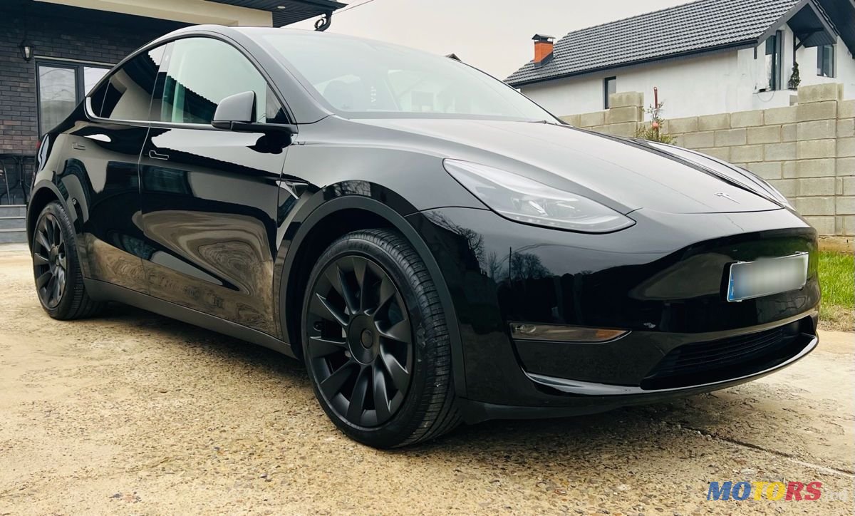 2023' Tesla Model Y photo #1