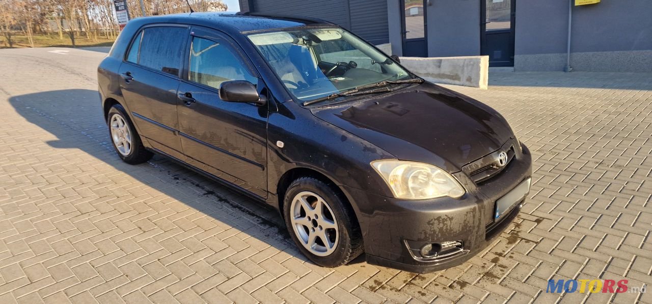 2005' Toyota Corolla photo #2