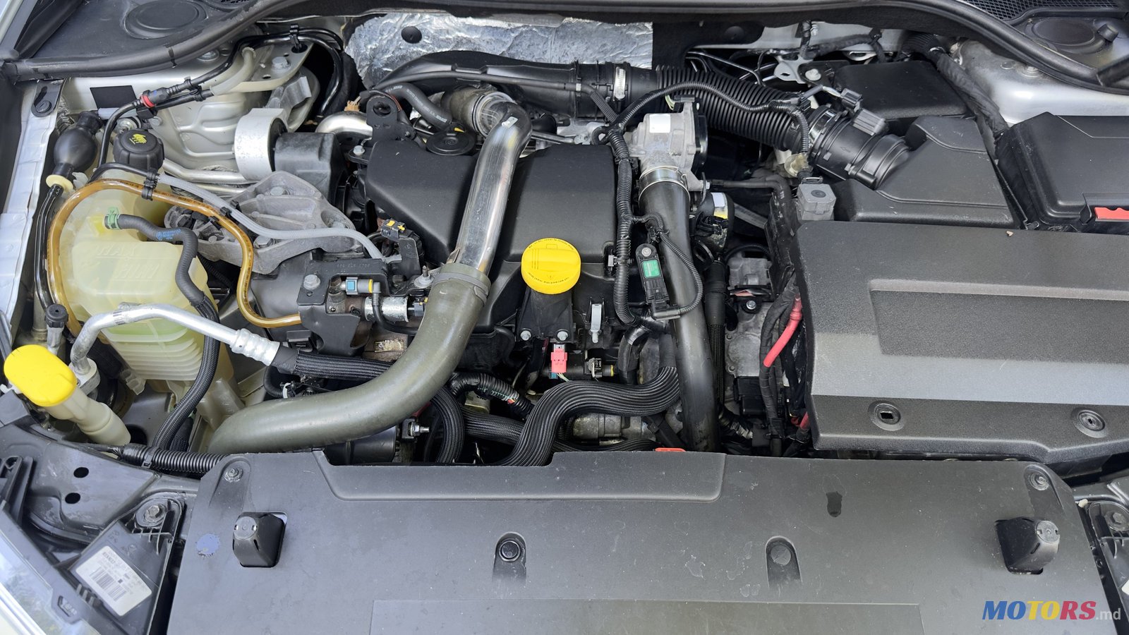 2014' Renault Laguna photo #2
