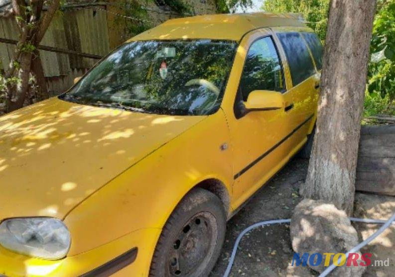 2001' Volkswagen Golf photo #1