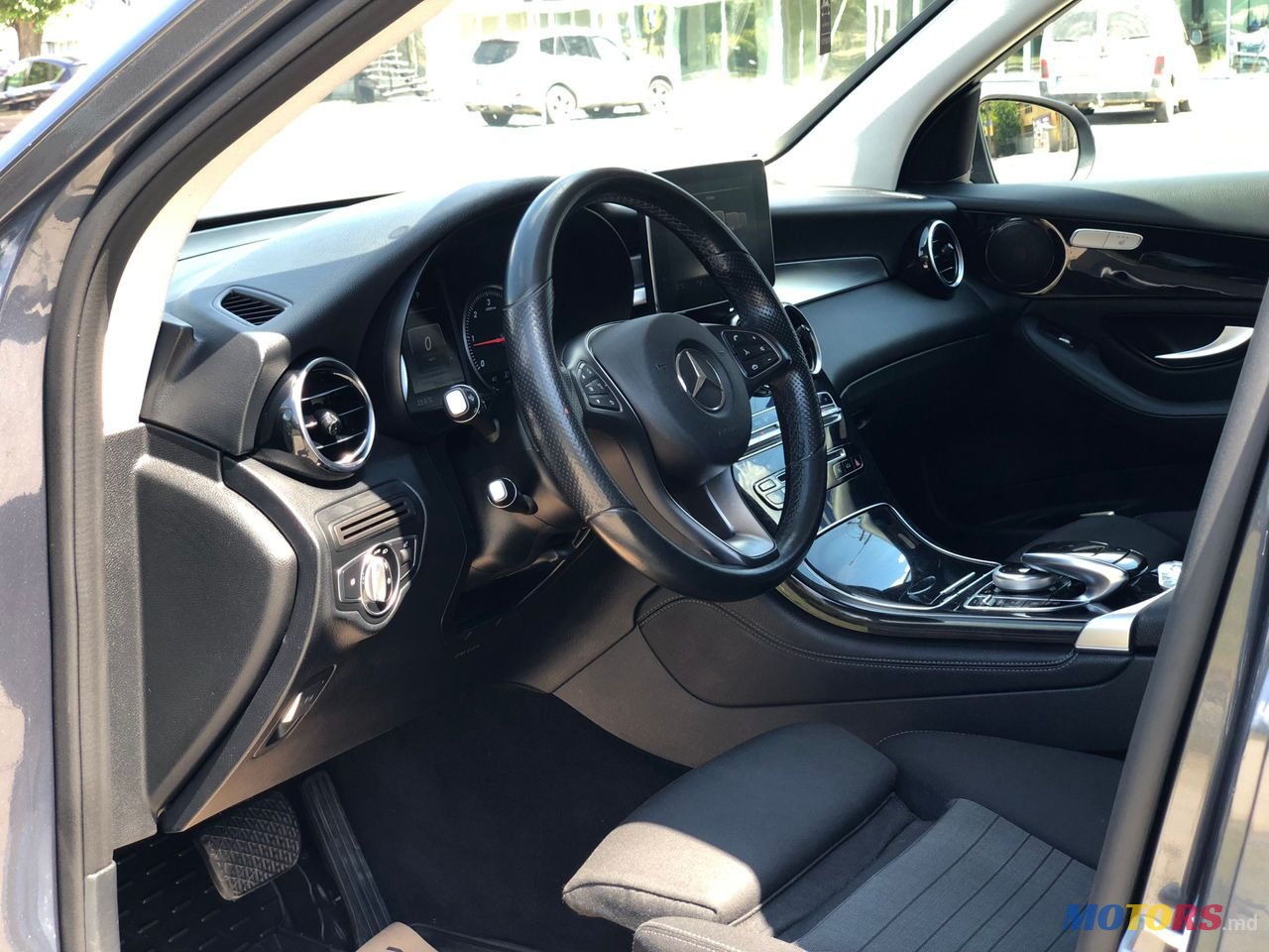 2016' Mercedes-Benz Glc photo #5