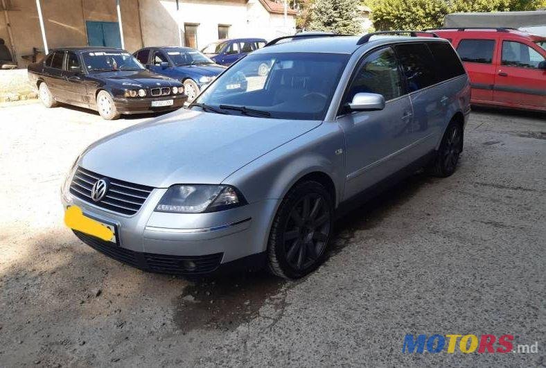 2002' Volkswagen Passat photo #1