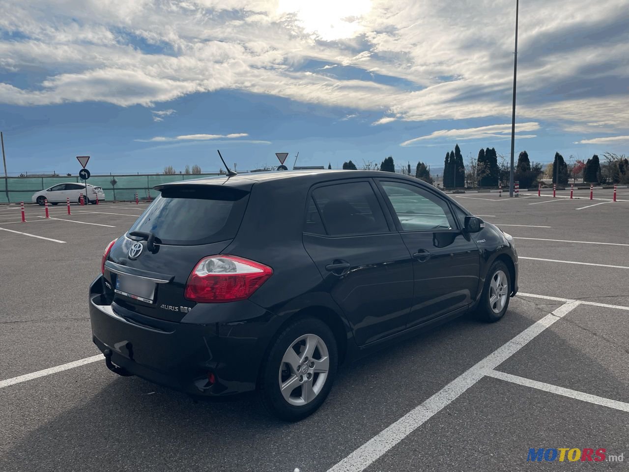 2011' Toyota Auris photo #5