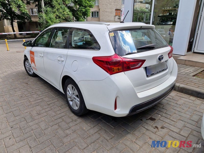 2015' Toyota Auris photo #6