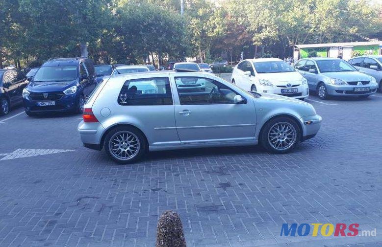 2003' Volkswagen Golf photo #1