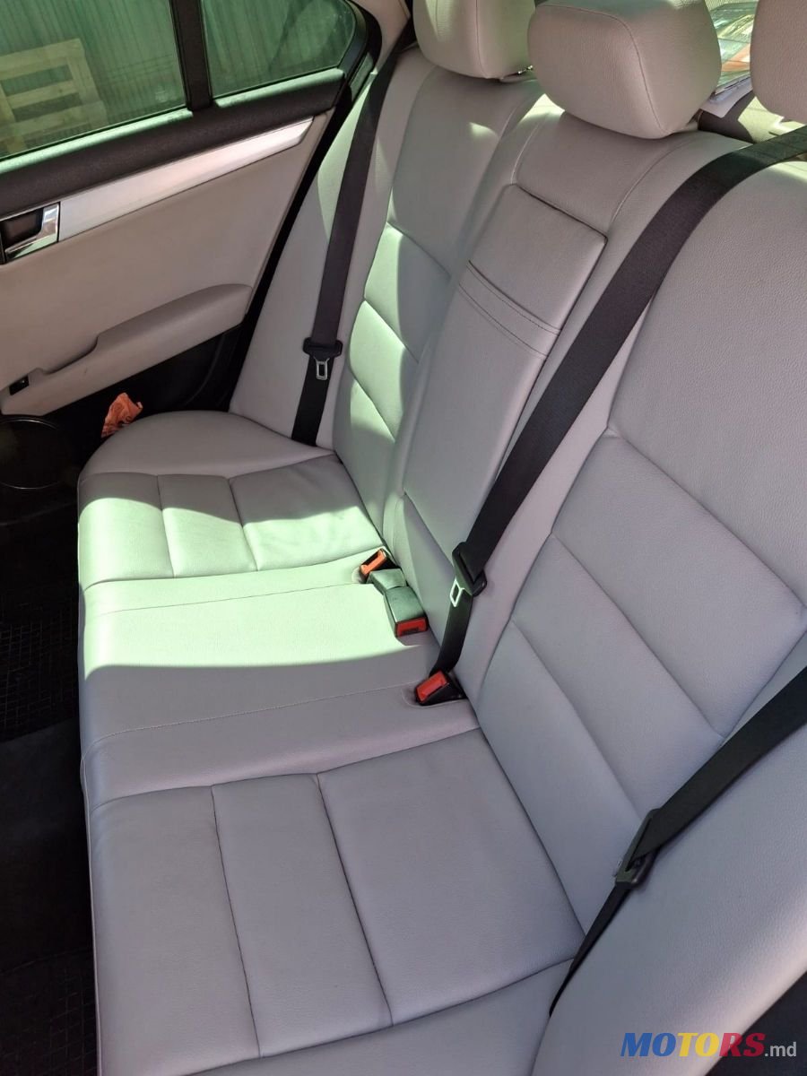 2010' Mercedes-Benz C-Class photo #4