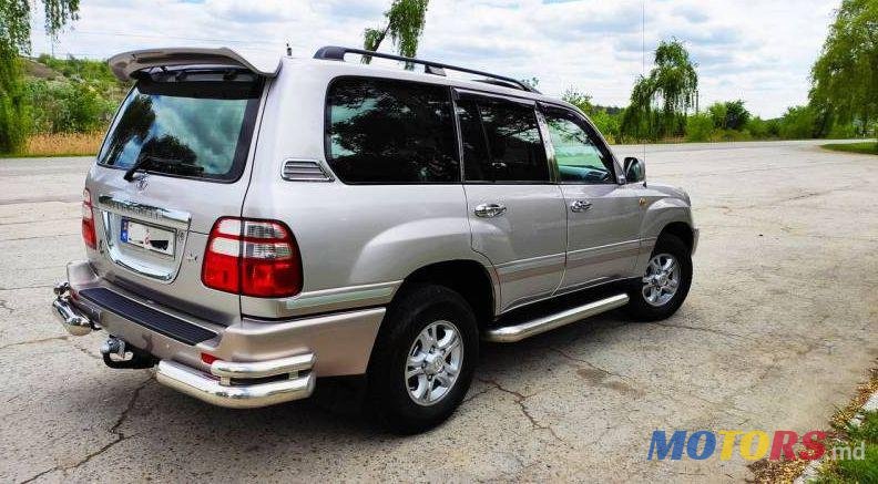 2000' Toyota Land Cruiser photo #1