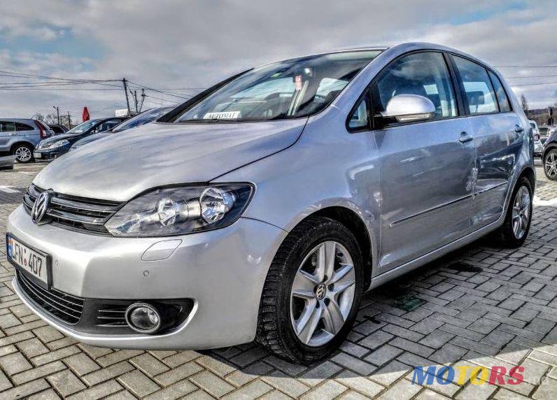 2009' Volkswagen Golf Plus photo #1