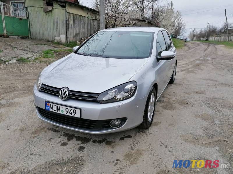 2011' Volkswagen Golf photo #2