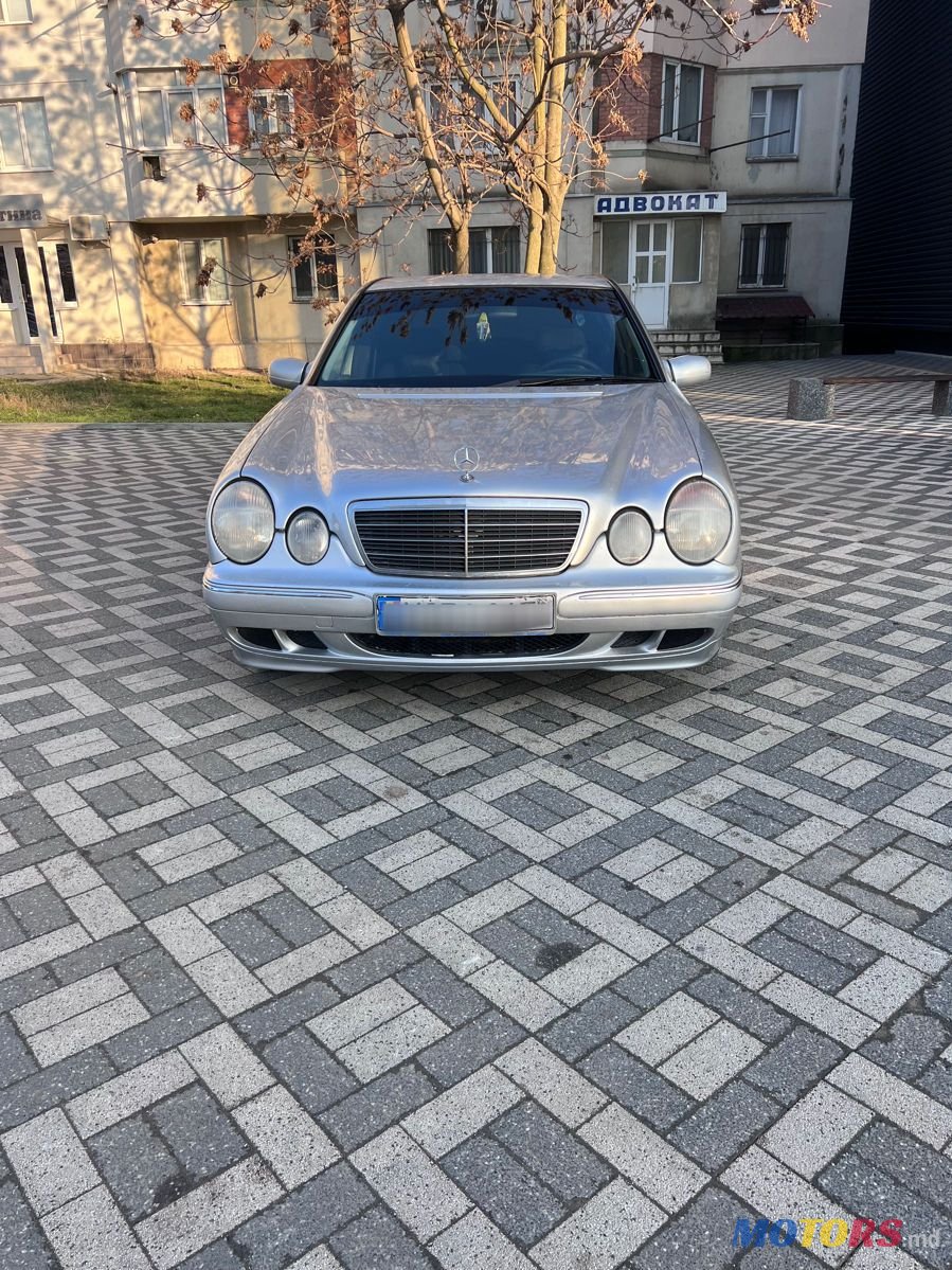 2001' Mercedes-Benz E-Class photo #1