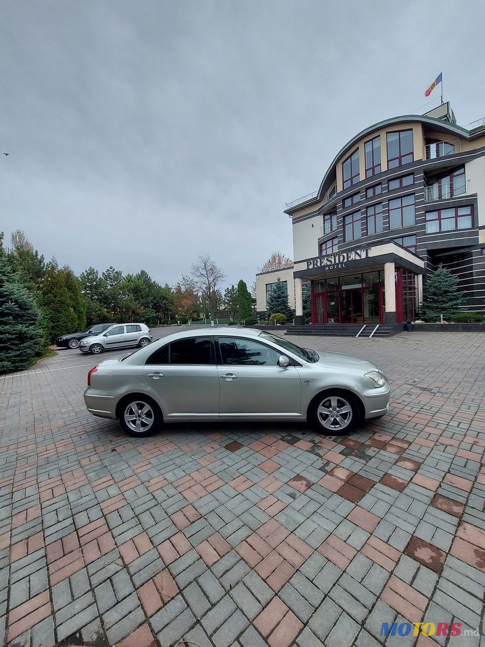 2005' Toyota Avensis photo #2