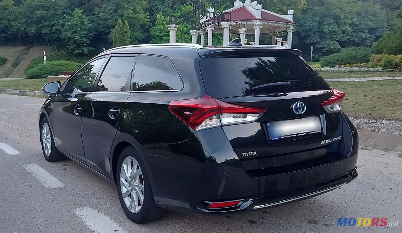 2015' Toyota Auris photo #4