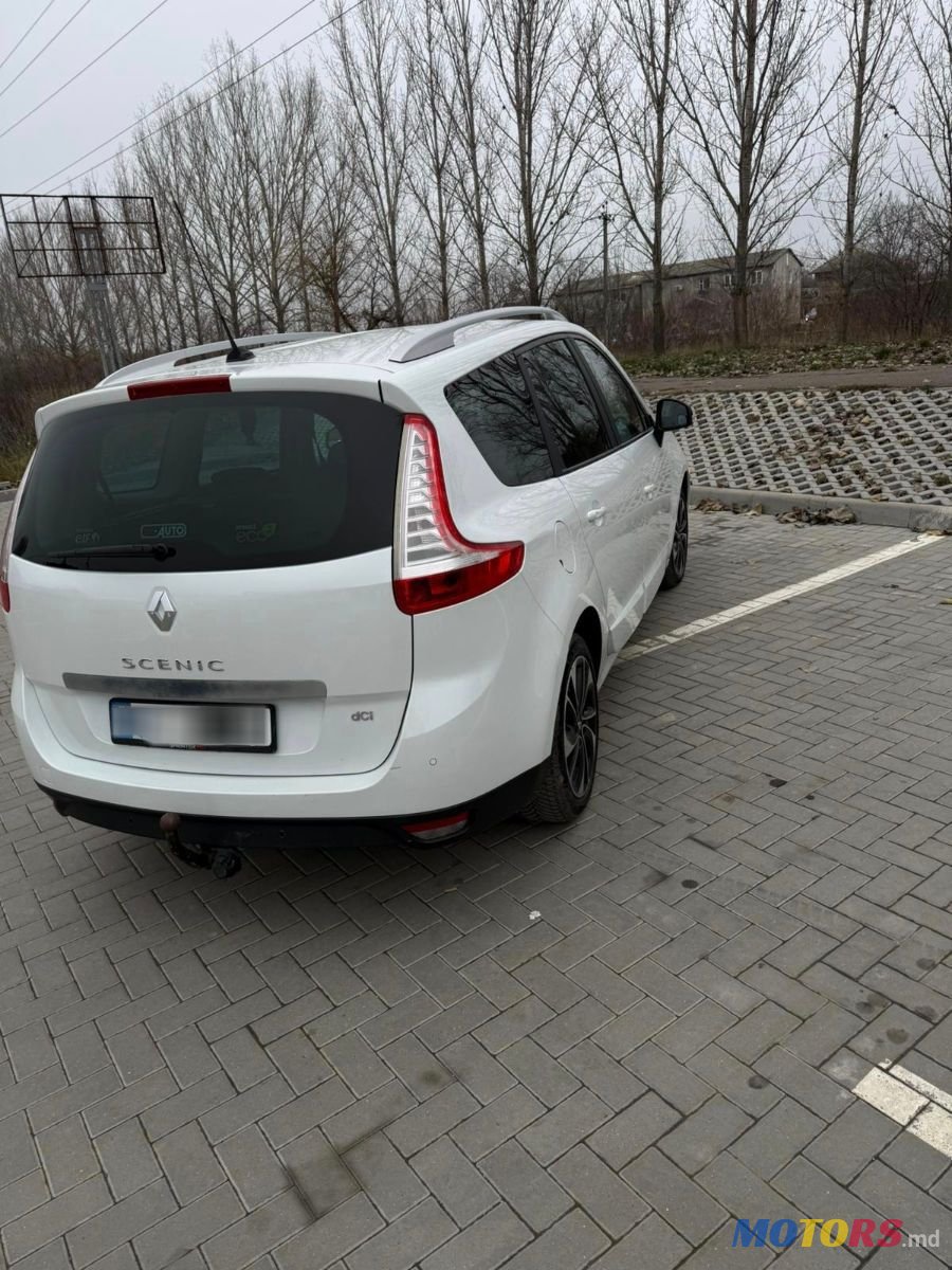 2015' Renault Grand Scenic photo #3