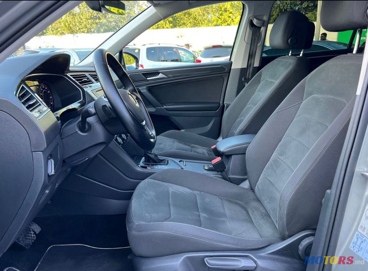 2017' Volkswagen Tiguan photo #4