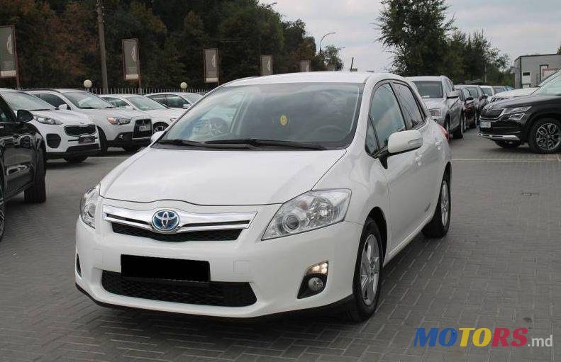 2011' Toyota Auris photo #1