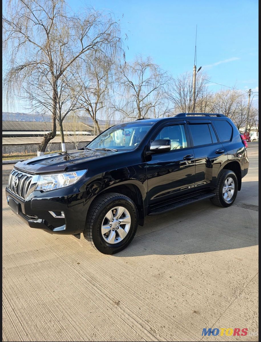 2019' Toyota Land Cruiser Prado photo #1